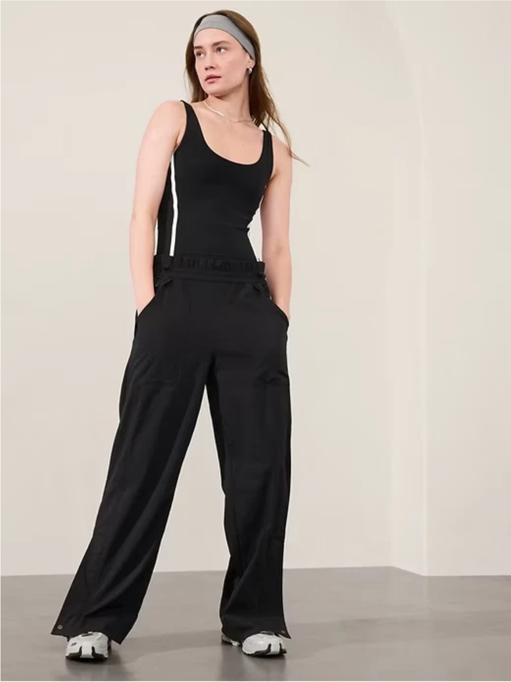 Athleta Trekkie Parachute Pants Black Size 4 High Rise Utility Travel Hiking